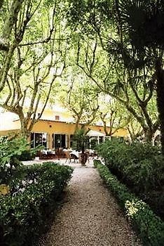 Hotel La Touloubre à La Barben Extérieur photo